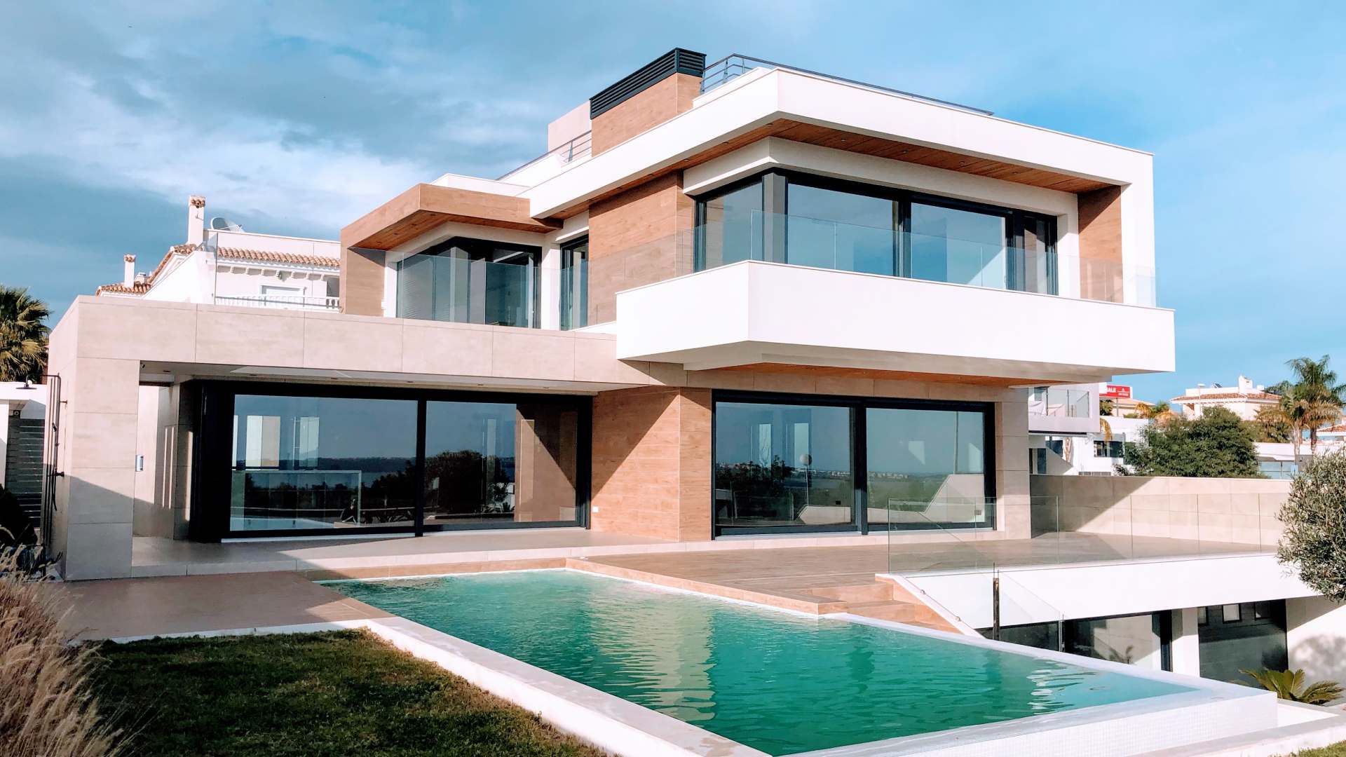 Blending Tradition with Modernity: Combining Older Houses with a Modern Extension